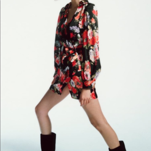 ZARA PRINTED SHOULDER PAD DRESS
MULTICOLORED - Picture 7 of 11